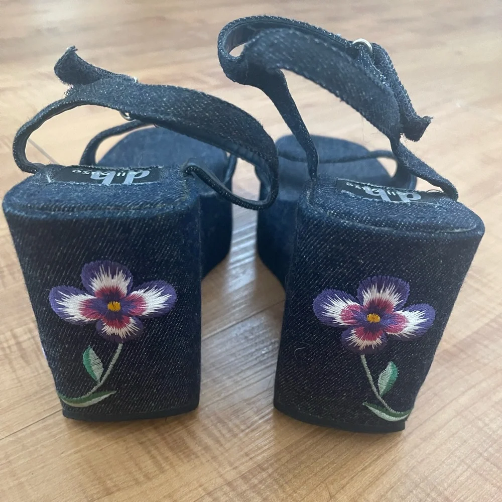 Floral Embroidered Denim Platform Wedge Sandals Brand New Size 7